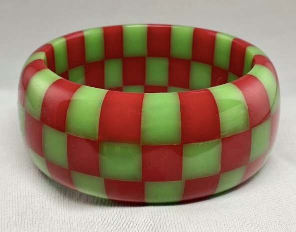 SH87 Shultz 3 row checkerboard bakelite bangle in red & green